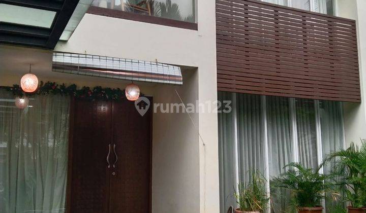 Rumah 2 Lantai Siap Huni Luas 325m Semi Furnished di Pondok Indah 1