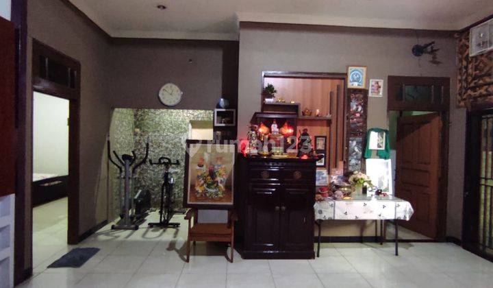 Rumah 2 Lantai Ukuran 15x19,5 SHM Hadap Timur Semi Furnished 1