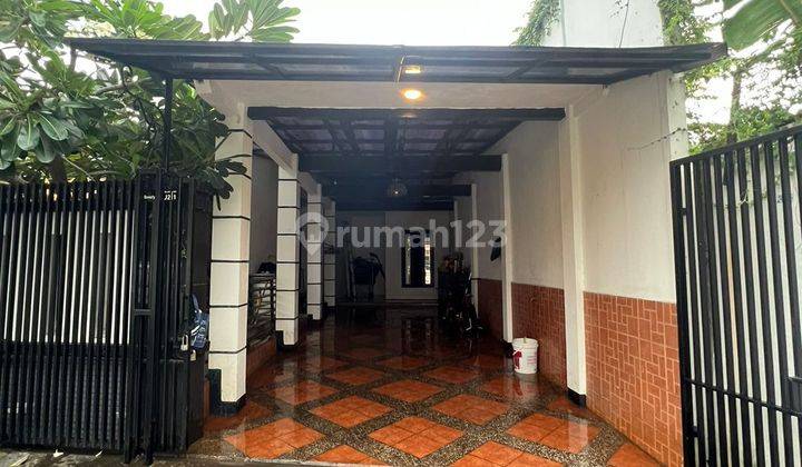 RUMAH DI DUTA GARDEN KOMPLEK BEVERLY HILLS  SHM 1