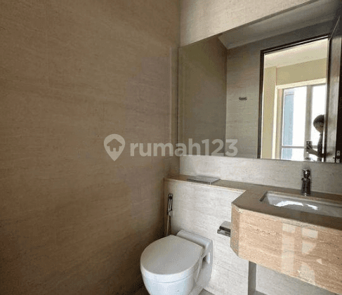 Apartemen Taman Anggrek 3 BR Bagus Siap Huni 135m 1