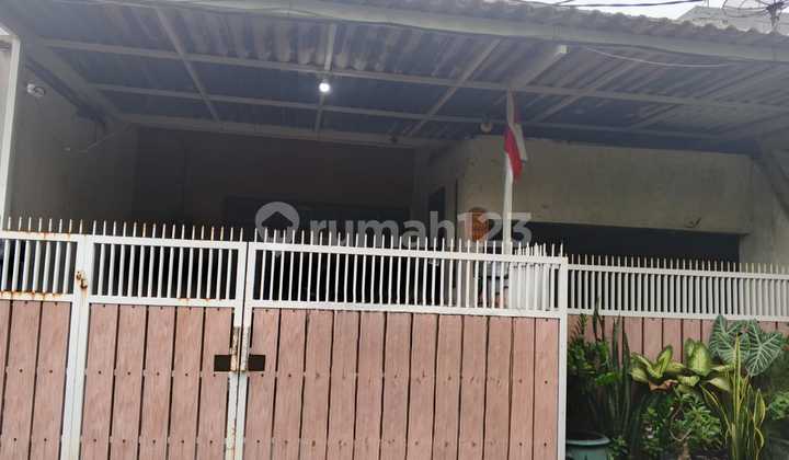 Family House for Rent - North Tenggilis Mejoyo