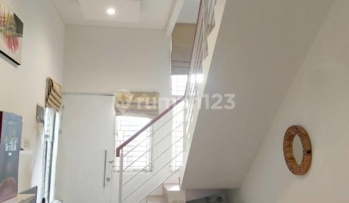 FULL FURNISHED Rumah Gunung Anyar Surabaya Timur Furnished 2 Lantai SHM Dkt MERR, Kampus UPN & UINSA