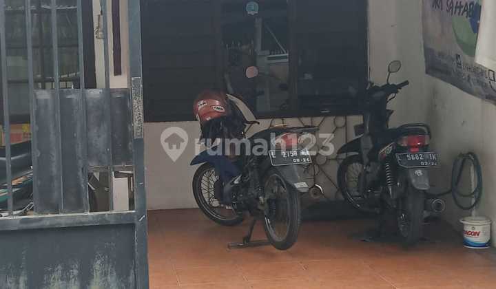 READY TO OCCUPY, FLOOD-FREE Rungkut Mapan House, East Surabaya, SHM 8x12, 3 Minutes to MERR, Near Superindo and McDonald's 2