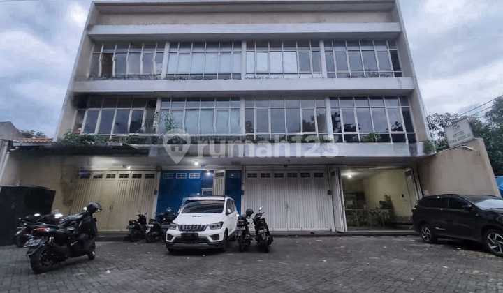 COCOK UTK KLINIK, KANTOR, TOKO DLL Disewakan Ruko Rungkut Asri Surabaya Timur Bangunan 3 Lantai Terawat Parkir Luas Hadap Jalan Raya Kembar