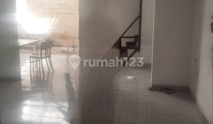 ONE GATE WIDE STREET For Rent Rungkut Asri East Surabaya 2 Floors 10x20 4 Bedrooms Suitable for Office ONE GATE WIDE STREET For Rent Rungkut Asri East Surabaya 2 Floors 10x20 4 Bedrooms Suitable for Office