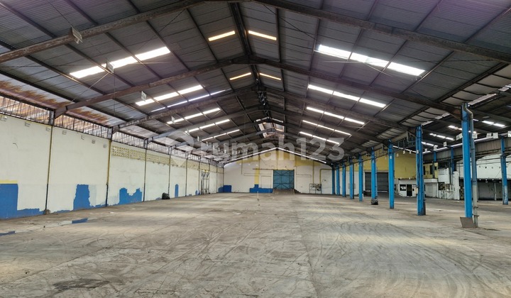 DEKAT AKSES TOL Disewakan Gudang Rungkut Industri Surabaya Ready Unit Start 800m2 an Ada Kantor 2 Lantai R