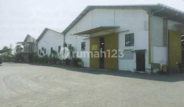 Ready to Hunt for Profit: Active Factory on Raya Pelemwatu, Menganti, Gresik, 1.4Ha Including Machines, etc., Just Add Roads.
