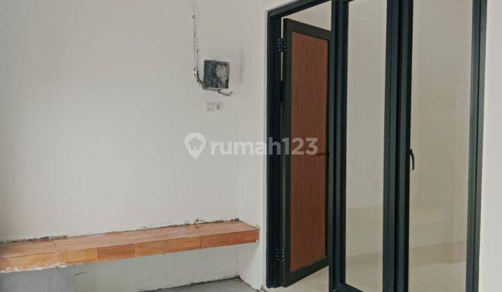 Lebar 6M Siap Huni Rumah Minimalis Wonorejo Selatan Surabaya 1.5 Lantai Row Jalan 2 Mobil Murah 700jtan 1