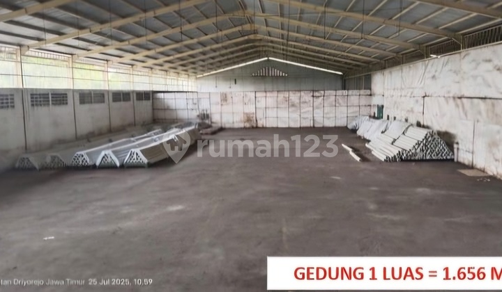 CAN ACCESS 40 FOOT CONTAINER Warehouse for Rent Bambe Driyorejo Gresik 9250m2 Near Diamond Ceramic Suitable for Plant, Workshop, etc.