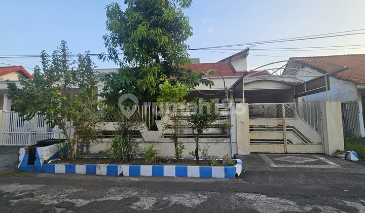 Drop Dead 300M !! Medokan Rungkut East Surabaya House 10X20 SHM Priced Land Only Free Building 1.5 Floors Flash Sale