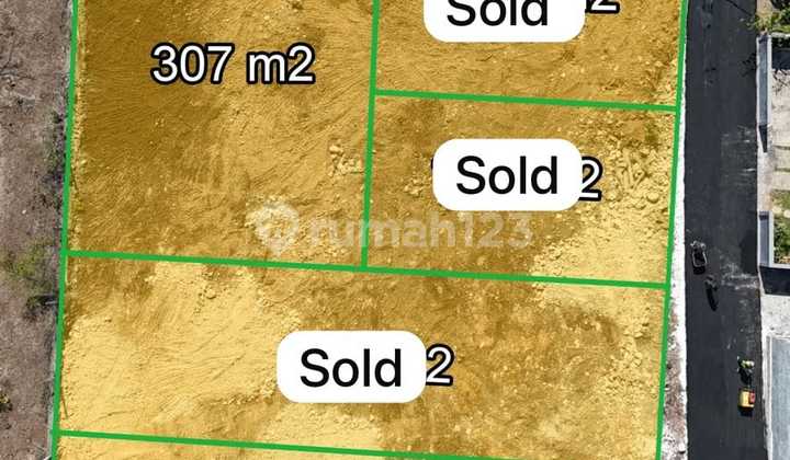 SUITABLE FOR BUILDING LUXURY BOARDING HOUSES, VILLAS, ETC. Nusa Dua Bali Plot 307m2 Ready to Build Freehold Title Quick Process