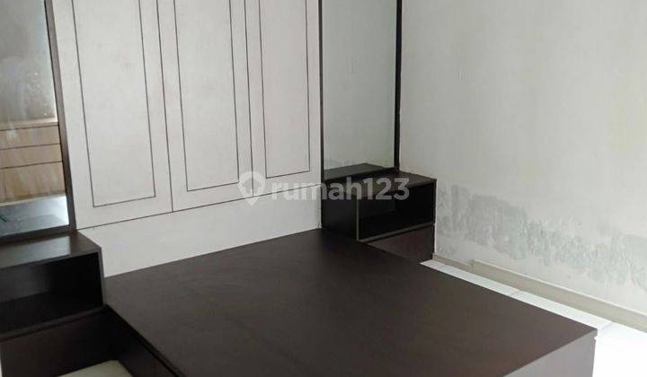 ruang keluarga jual rugi rumah jade hamlet