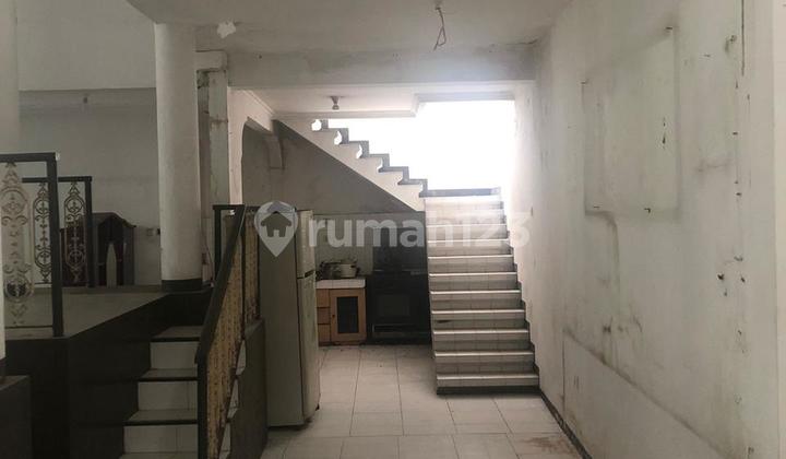 Cari Rumah Besar, Terawat, & Siap Pakai di Rungkut? Rungkut Mejoyo - Surabaya Timur 2