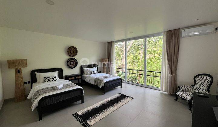 Near Beaches Luxury Mediteranian 5 Bedrooms Villa Canggu Bali 23.4 Are Big Pool 2