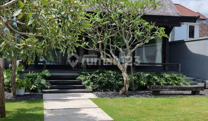 FREEHOLD FULLY FURNISHED Tropical Villa Taman Kebo Iwa Nusa Dua Bali 3.1Are 1BR Very Spacious Garden