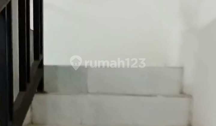 PRICE DROP 150 MILLION Ruko Karah Jambangan Surabaya 2 Floors SHM Spacious Parking Large Remaining Land 2