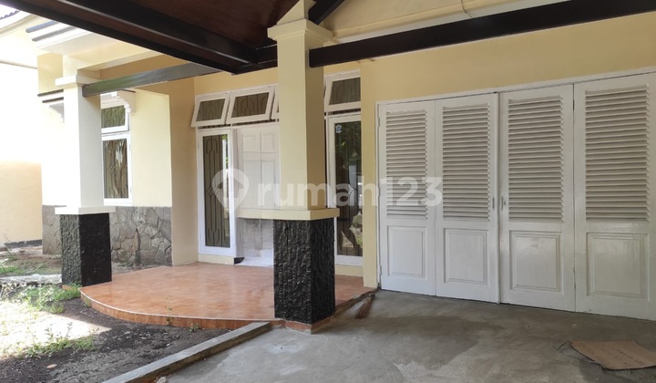 JUAL CEPAT HARGA BU Rumah Siap Huni Rungkut Mapan Surabayan Baru Renov 311m2 SHM Dekat MERR