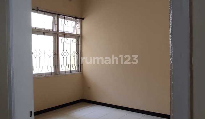 QUICK SALE OWNER PRICE Ready-to-Occupy House Rungkut Mapan Surabaya Newly Renovated 311m2 SHM Near MERR 2