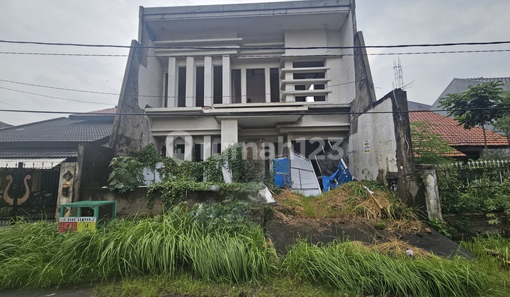 Quick Sale | Newly Built House Rungkut Asri - East Surabaya