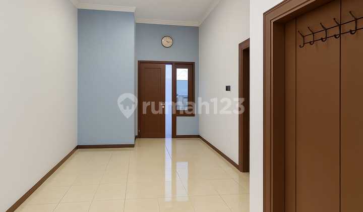 Ready-to-Occupy House - Ideal for Young Couples &amp; Investment | Medokan Rungkut 2