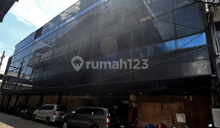 7 unit row of shop houses with a strategic downtown location, Tegalsari. 1