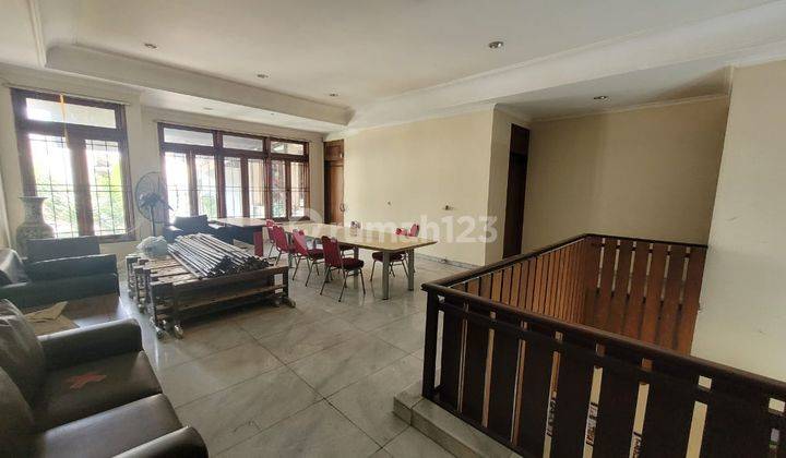 Rumah Mewah Luas Semifurnished di Pulomas Dekat Ke Kelapa Gading  2