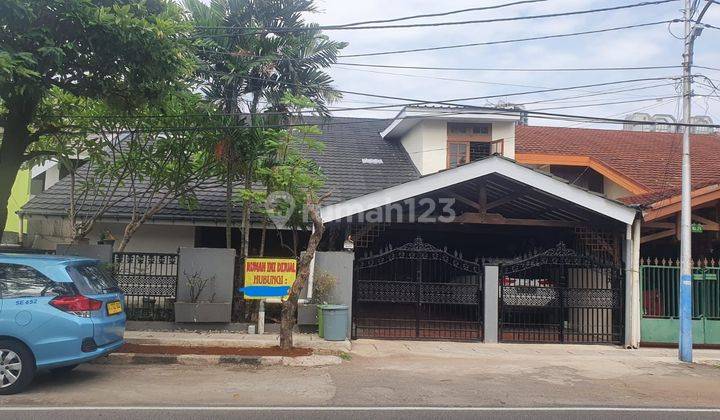 Rumah 2 Lantai Bagus Semi Furnished Lingkungan Asri di Cempaka Putih Jakarta Pusat