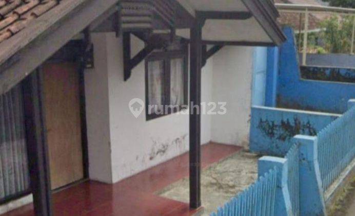 Dijual rumah besar sumedang
TENGAH KOTA BUAT TEMPAT TINGGAL ATAU VILLA GARASI SANGAT LUAS MASUK 3 MOBIL 1