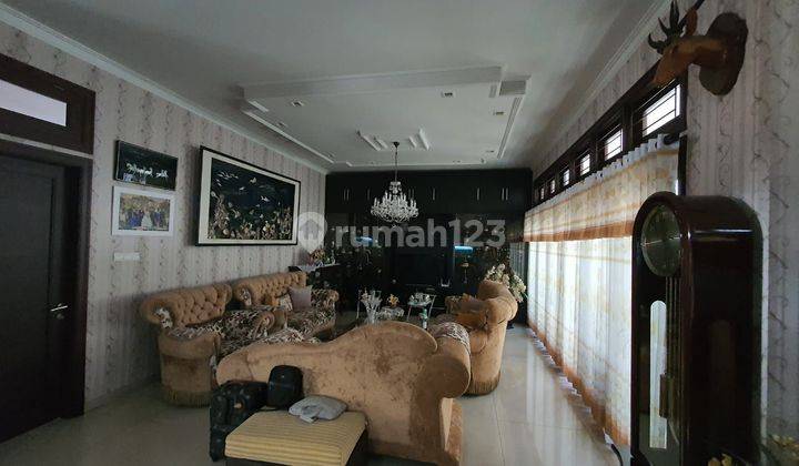 Jual Rumah tengah kota jalan Riau Bandung 2 Lantai jarang ada 1