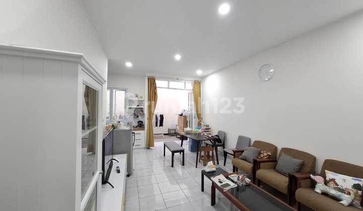 Djual Rumah Taman Kopo Indah V Sommervile 2 Lantai Mewah Ada Balkon Kamar