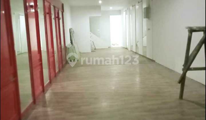For Rent: Strategic Location Shop House in Pasir Kaliki