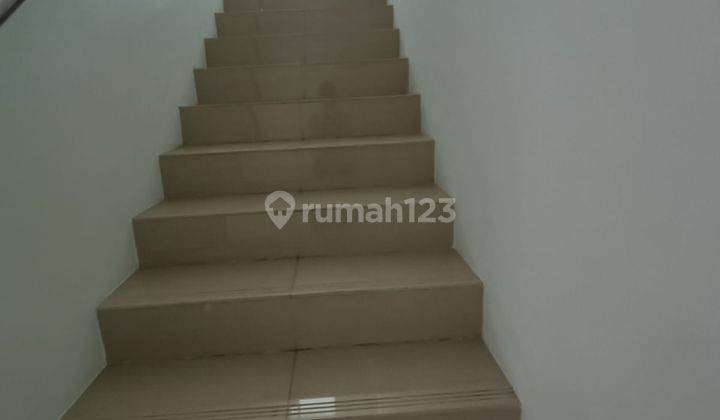 Disewakan Rumah Siap Huni 2 Lantai Holis Regency Kotamadya  2