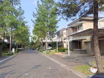 Rumah Mewah 3 Lantai Larang Tapa Kota Baru Parahyangan Kbp Padalarang Di Bawah Harga Pasar