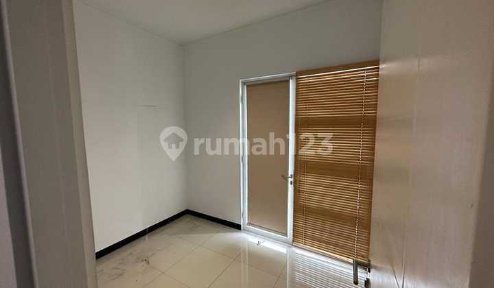 For Sale 2-Storey House in Taman Kopo Indah V Luxurious 2