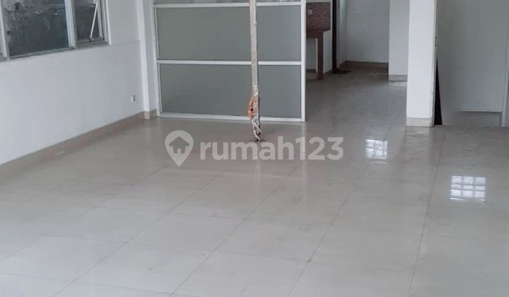 For Rent: Cihampelas Main Road Shop House, Cheap and Good
