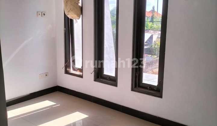 For Rent: Nice 2-story house in the city center, quiet neighborhood 2