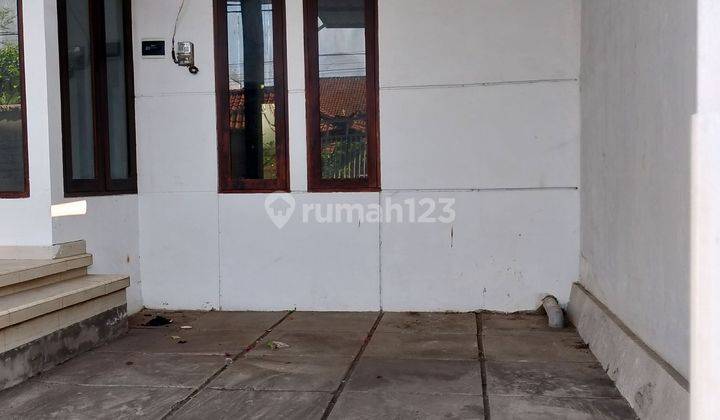 Disewakan Rumah 1 Lantai Luas,cocok Untuk Keluarga Besar 2