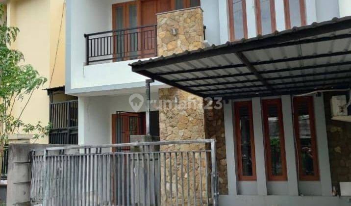 Disewakan rumah baru direnovasi one gate system,di Gatot subroto 1
