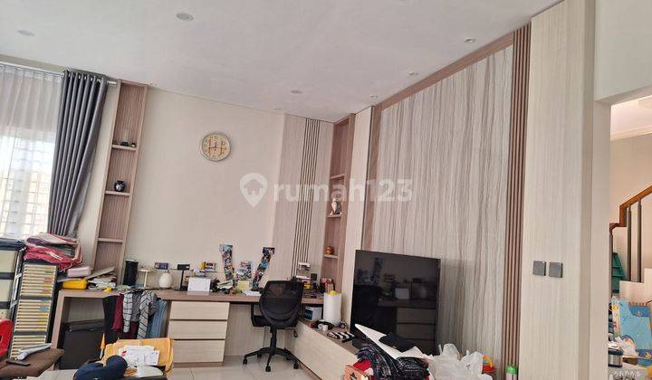 Dijual Rumah 2 Lantai Furnish Modern Siap Huni di Komplek Muara 1