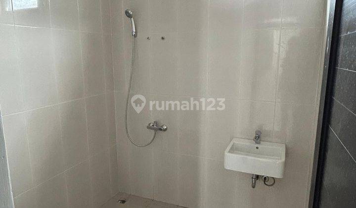 Dijual Rumah Baru 3 Lantai Modern Lux Siap Huni di Mekarwangi 2