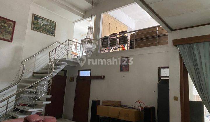 Dijual Rumah Lux 2 Lantai Furnish Terawat di Mainroad Taman Holis 2