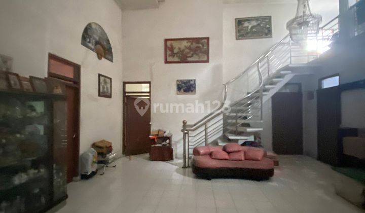 Dijual Rumah Lux 2 Lantai Furnish Terawat di Mainroad Taman Holis 1