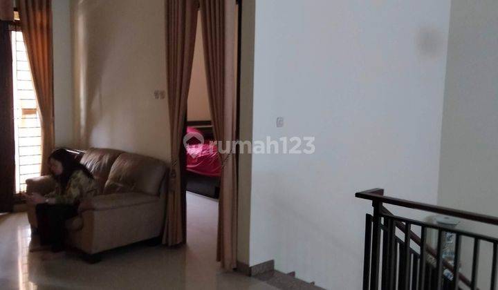 Dijual Rumah 2 Lantai Furnish Bagus Terawat di Batununggal 2