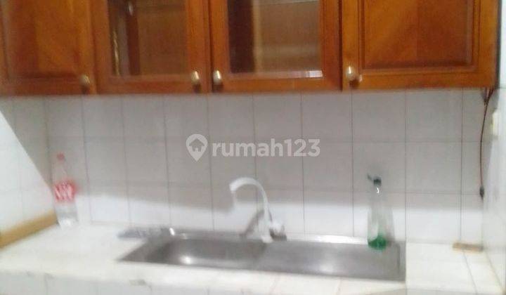 Disewakan Rumah 2 Lantai Furnish Nyaman Adem di Setra Duta 2