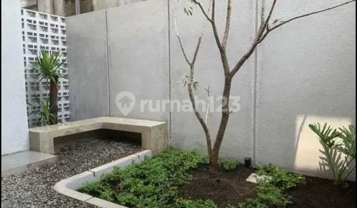 For Sale New 2-Story House Premium Materials Minimalist in Arcamanik 2