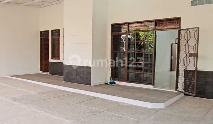 Newly Renovated House for Rent in Batununggal