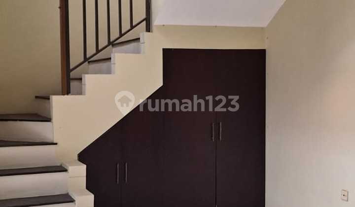 Sewa Rumah Singgasana Mekar Wangi 1