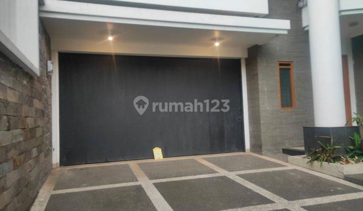 Sewa Rumah Mewah Semi Furnished Batununggal 2