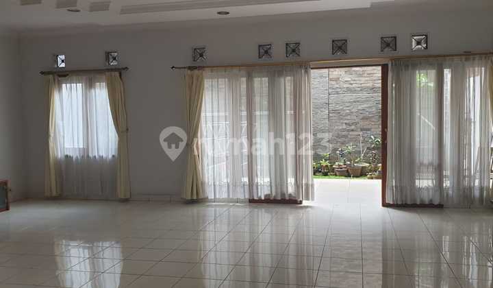 Sewa Rumah Furnished Pasteur Istana Regency 2