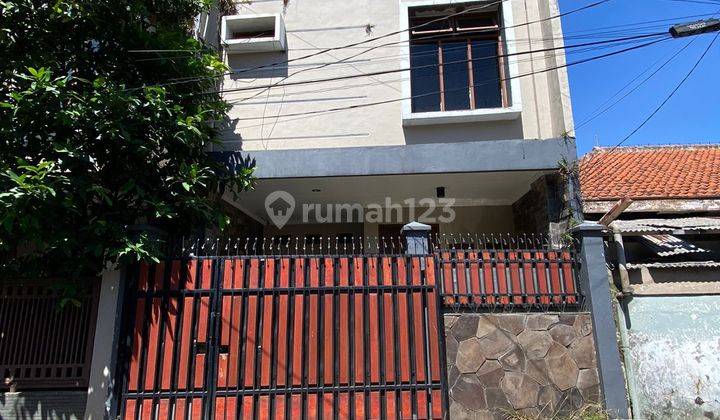 Dijual Rumah 4 Lantai Strategis Tengah Kota di Sayap Bkr 1